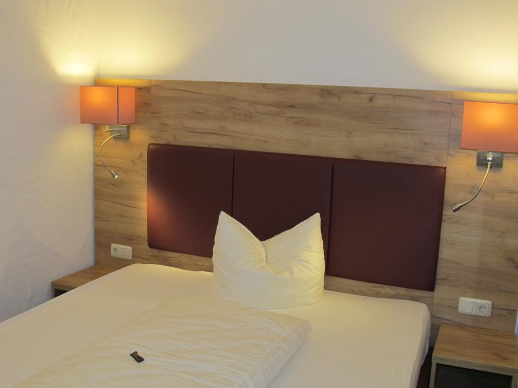 Zum Treppche Hotel Garni Gladenbach エクステリア 写真